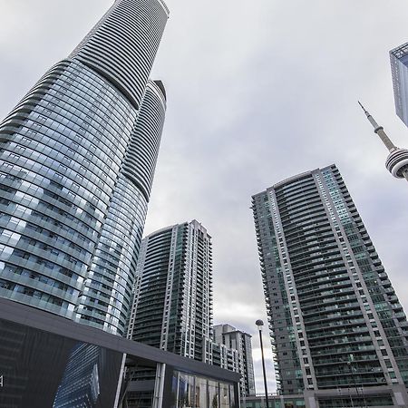 Royal Stays Condominiums - Upscale Downtown Suites Toronto Buitenkant foto