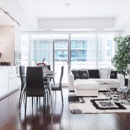 Royal Stays Condominiums - Upscale Downtown Suites Toronto Buitenkant foto