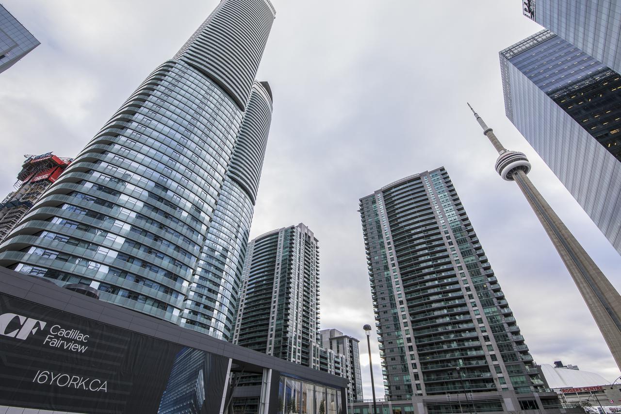 Royal Stays Condominiums - Upscale Downtown Suites Toronto Buitenkant foto