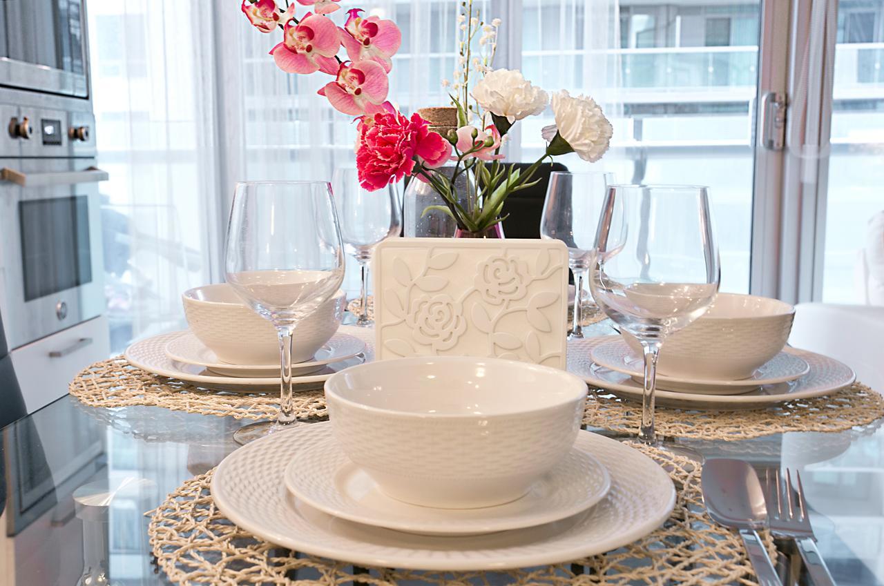 Royal Stays Condominiums - Upscale Downtown Suites Toronto Buitenkant foto