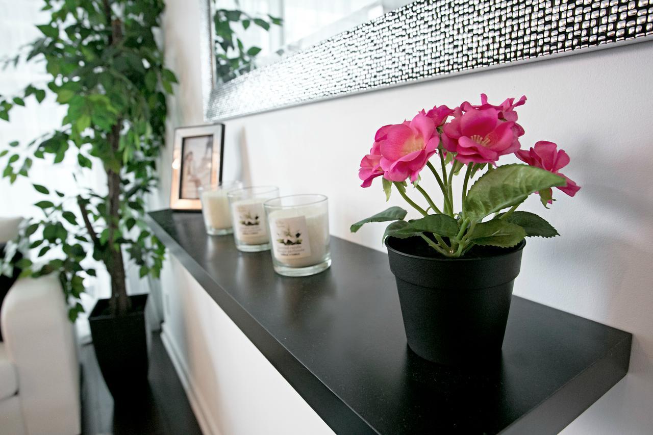 Royal Stays Condominiums - Upscale Downtown Suites Toronto Buitenkant foto