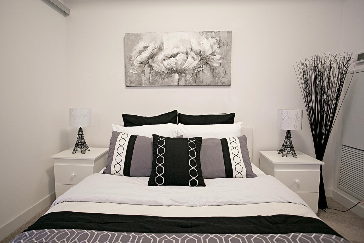 Royal Stays Condominiums - Upscale Downtown Suites Toronto Buitenkant foto